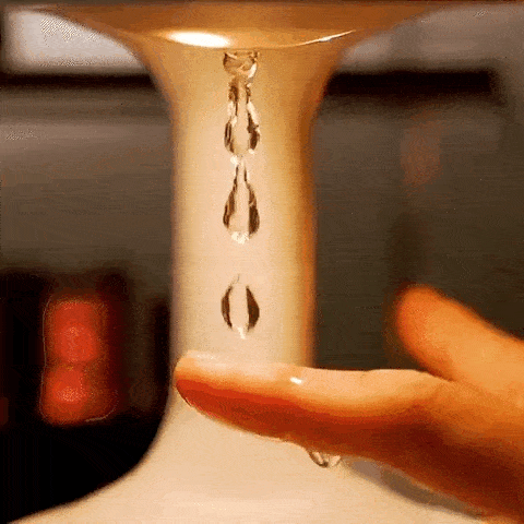 Anti-Gravity Water Drop Humidifier – Moisturize Your Space with a Touch of Magic